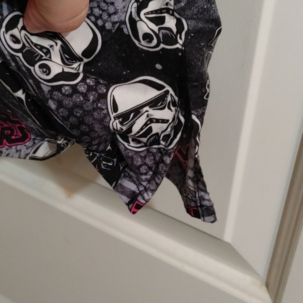 Star Wars hospital nurse scrubs top tunic black, white, pink Small - Picture 6 of 8